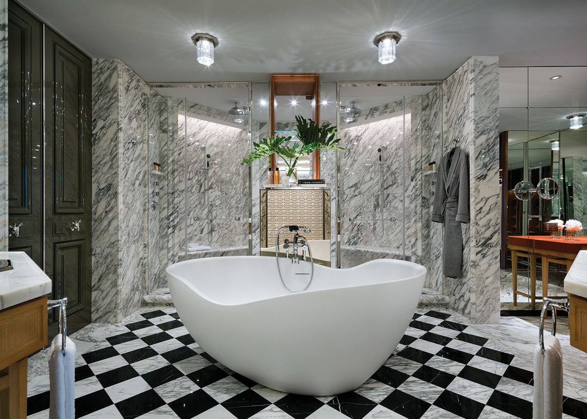 A Grand Harbour Corner Suite’s bathroom.